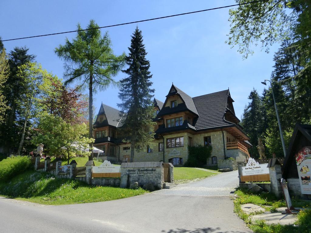 Dwor Karolowka Готель